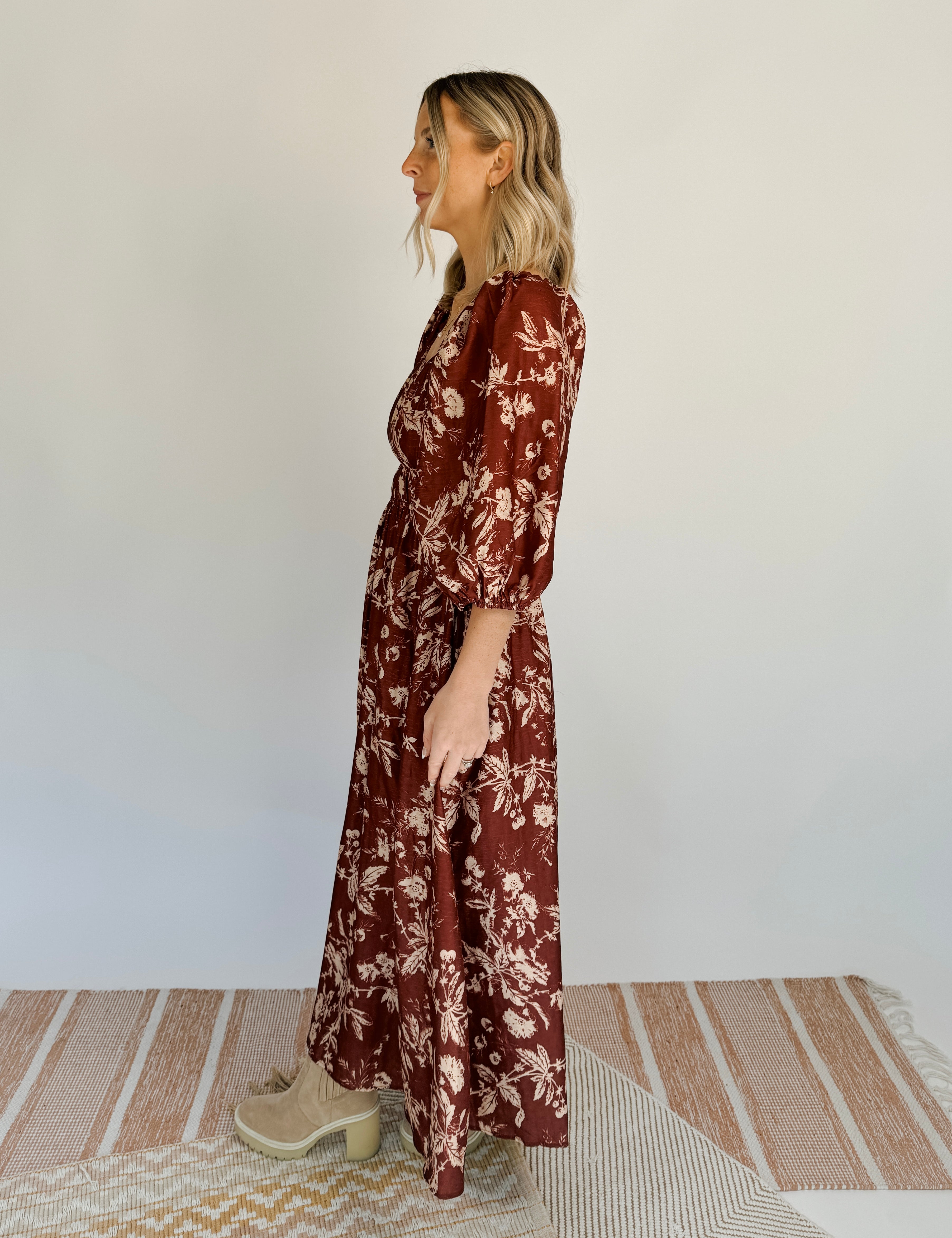 Amoura Floral Midi Dress