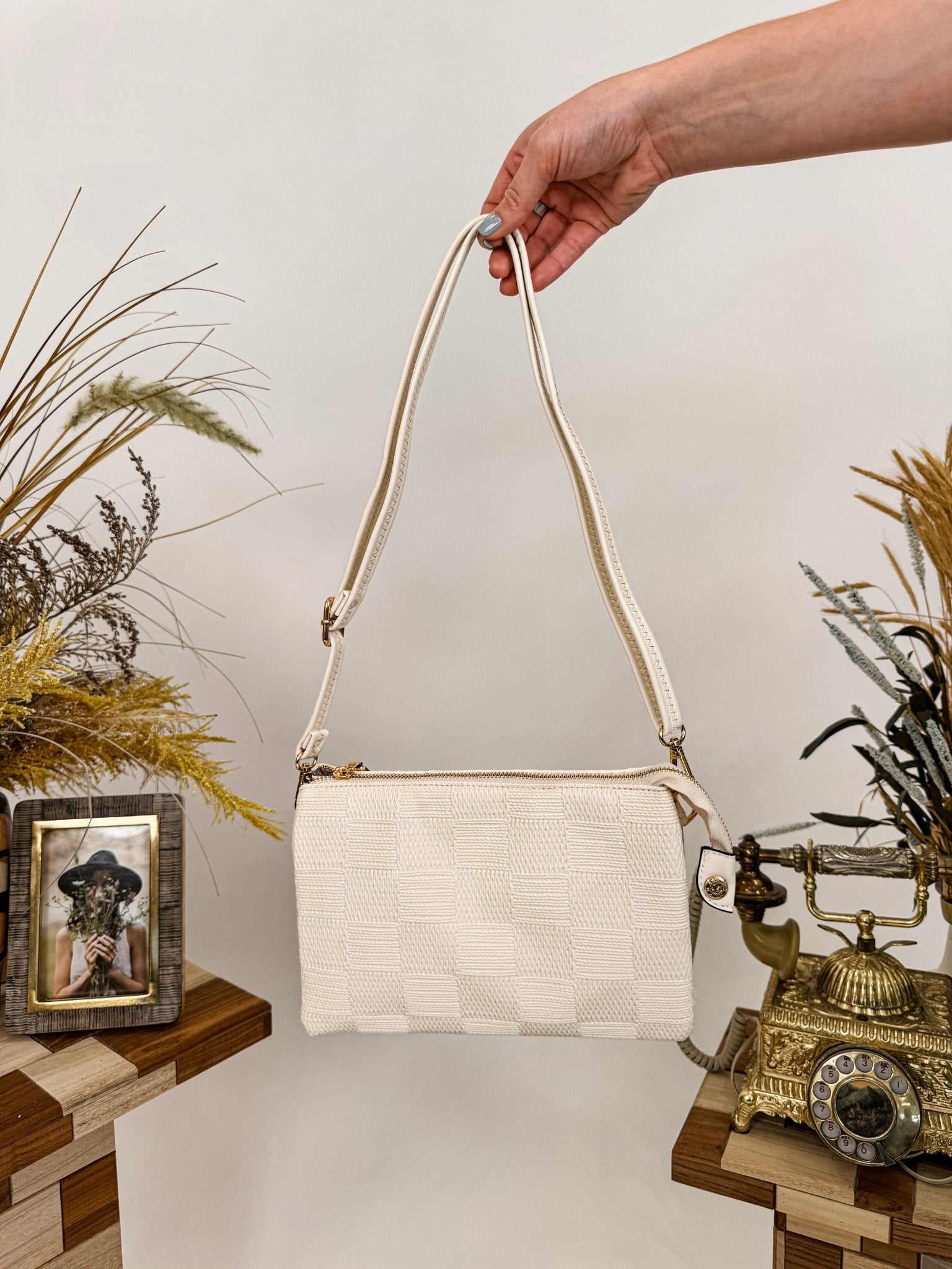 Izzy Crossbody w/ Adj Strap - PAPER DOLL