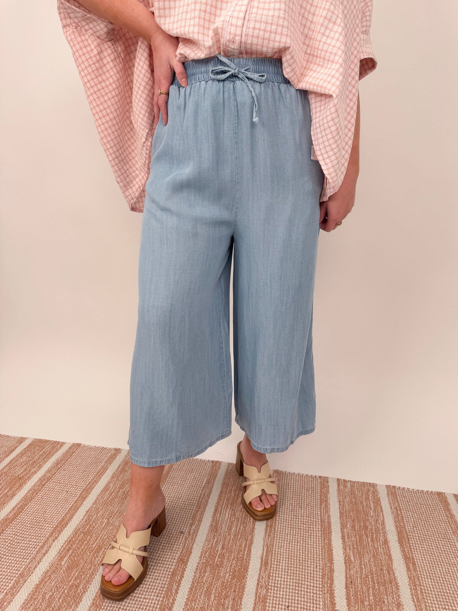 Erin Pant - PAPER DOLL