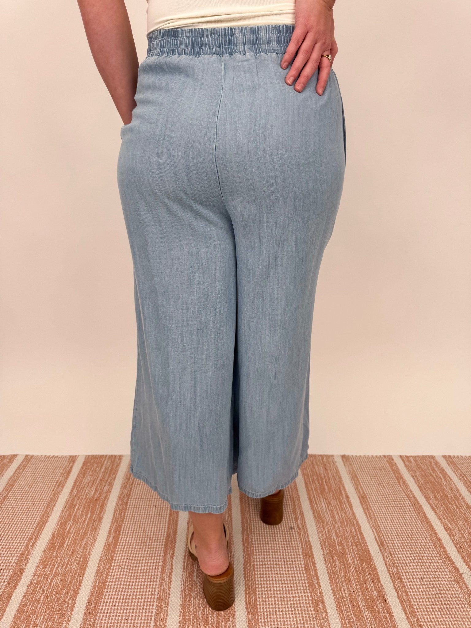 Erin Pant - PAPER DOLL