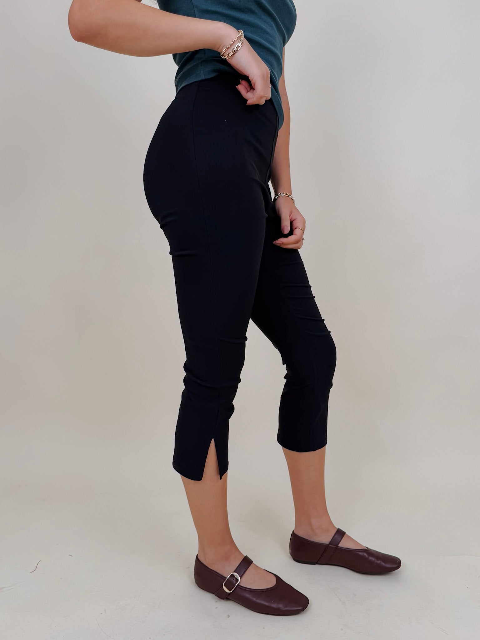 Audrey Capri Pants - PAPER DOLL