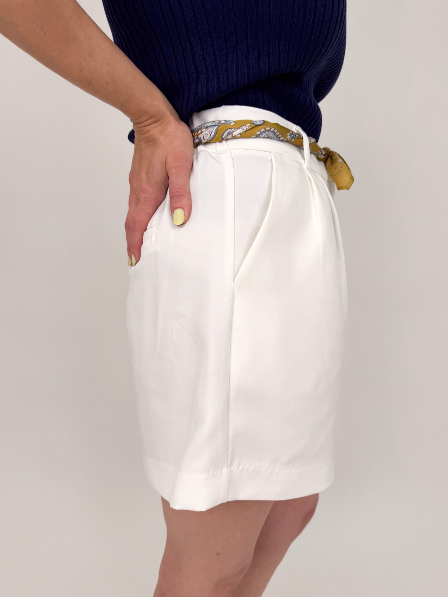 California Shorts - PAPER DOLL