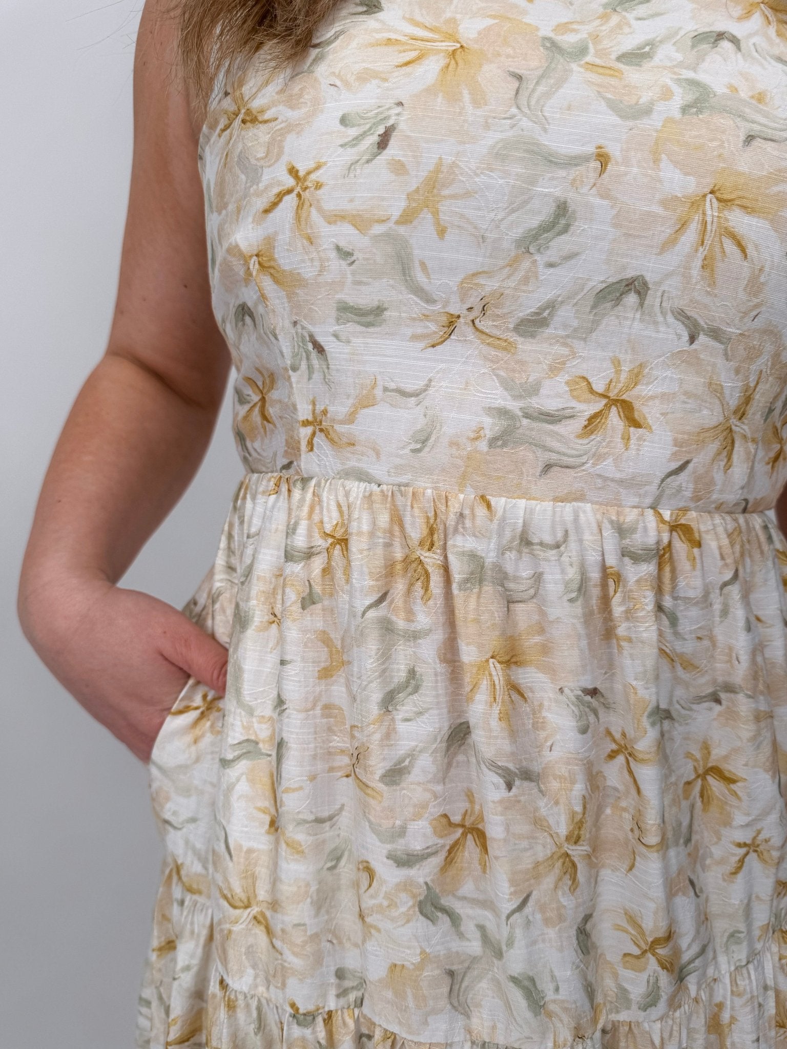 Jennifer Aniston Floral Midi Dress - PAPER DOLL