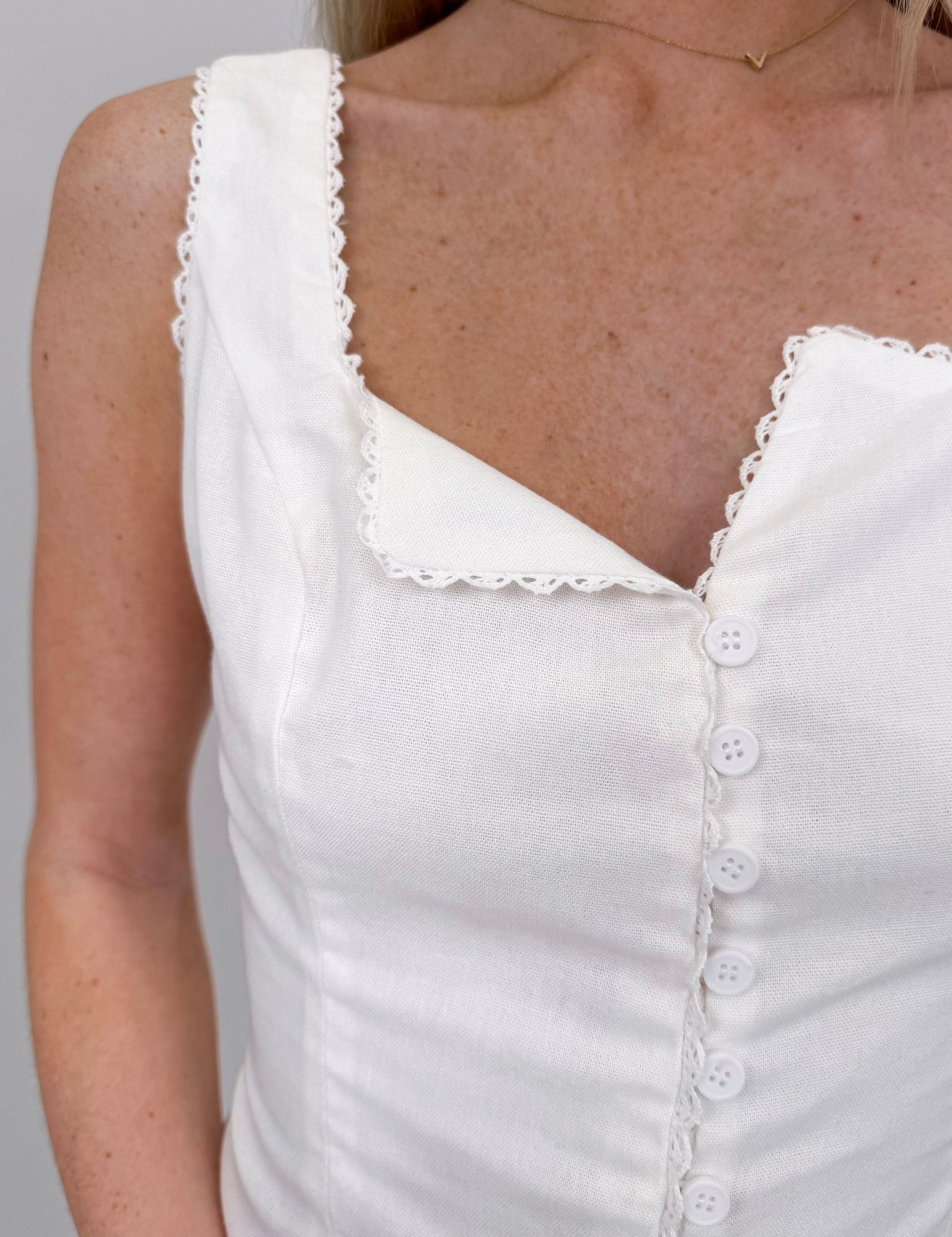 Mindy Lace Trim Linen Top - PAPER DOLL