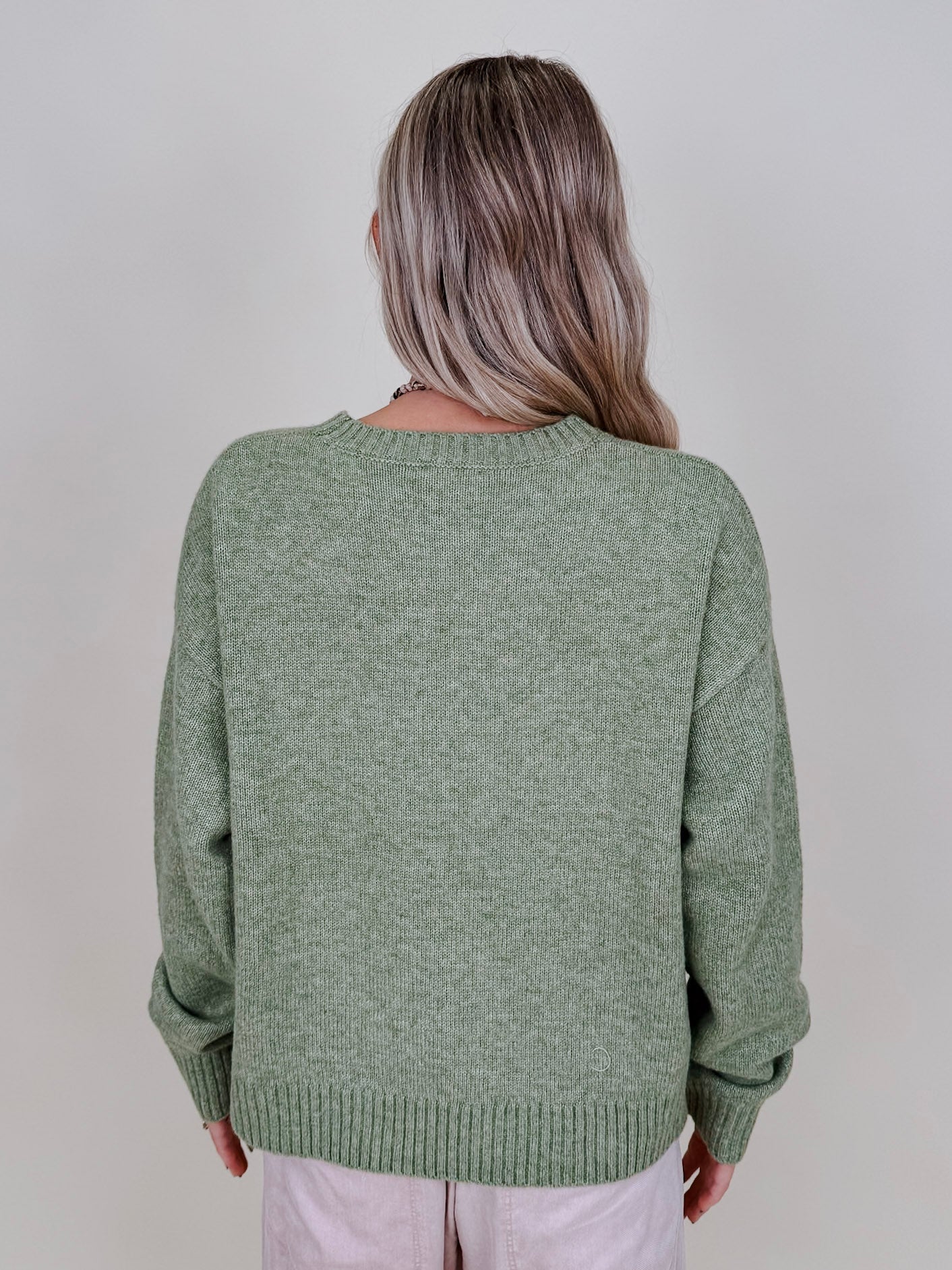 Catch & Release Icon Sweater - PAPER DOLL