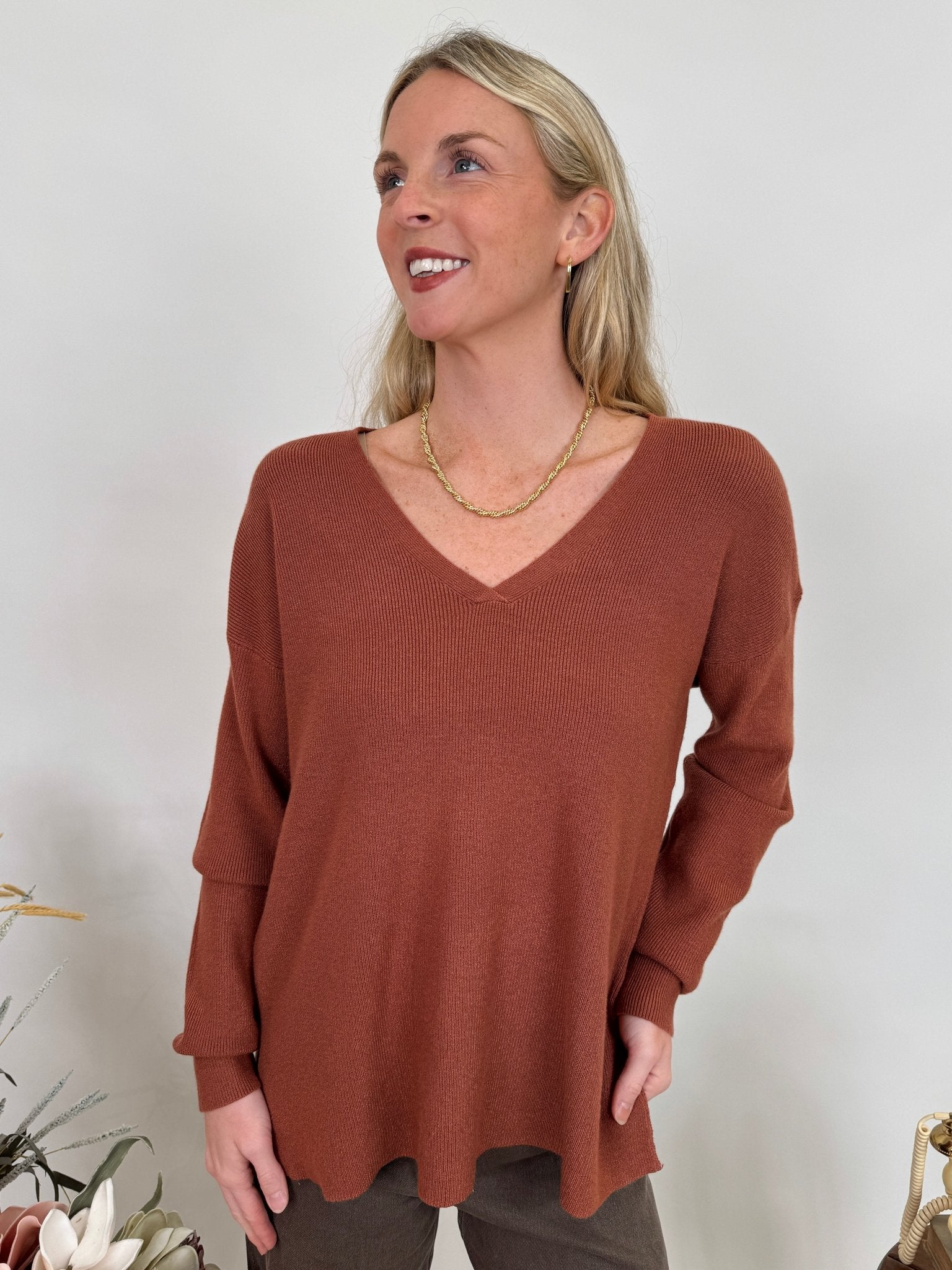Alicia V - Neck Sweater - PAPER DOLL