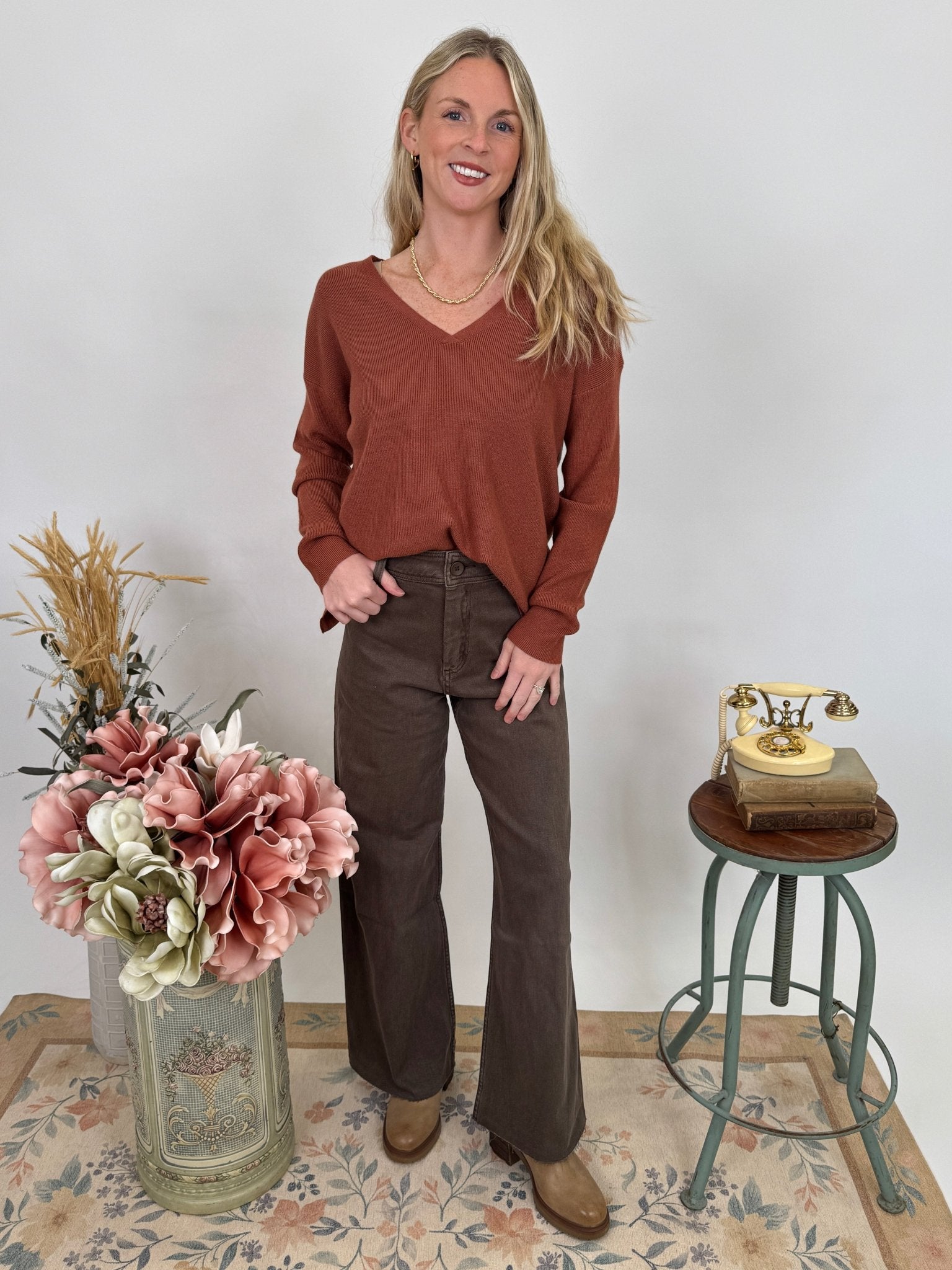 Alicia V - Neck Sweater - PAPER DOLL