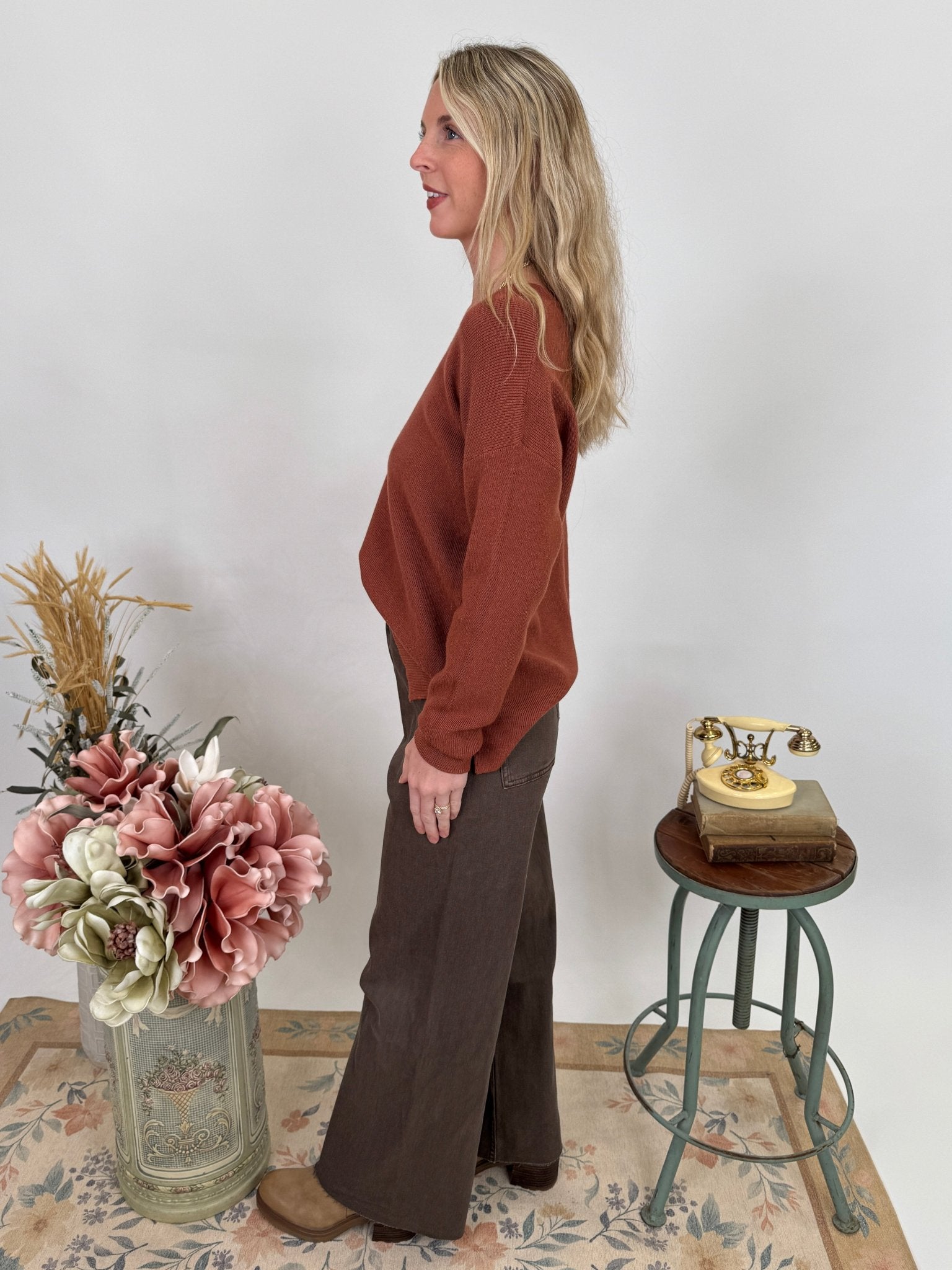 Alicia V - Neck Sweater - PAPER DOLL